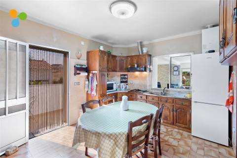 Moradia Geminada T6 no Colmeal da Torre – Belmonte