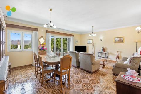 Moradia Geminada T6 no Colmeal da Torre – Belmonte