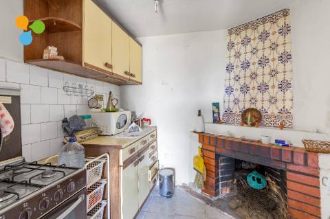 Quintinha com moradia geminada para remodelar – Borralheira, Teixoso