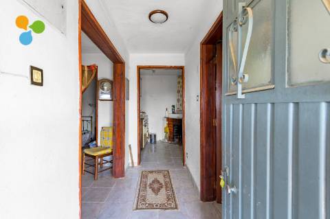 Quintinha com moradia geminada para remodelar – Borralheira, Teixoso