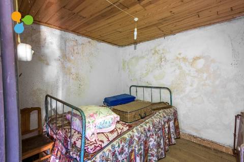 Quintinha com moradia geminada para remodelar – Borralheira, Teixoso