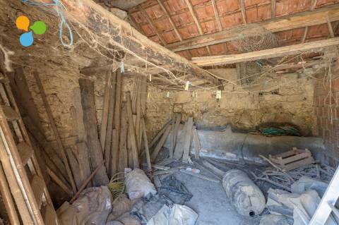 Quintinha com moradia geminada para remodelar – Borralheira, Teixoso