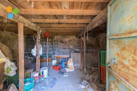 Quintinha com moradia geminada para remodelar – Borralheira, Teixoso