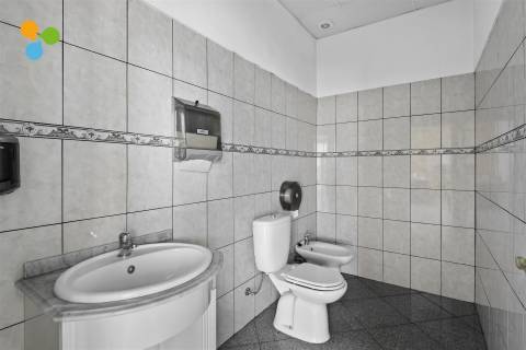 Escritórios para Serviços – Arrendamento em Zona Industrial Covilhã