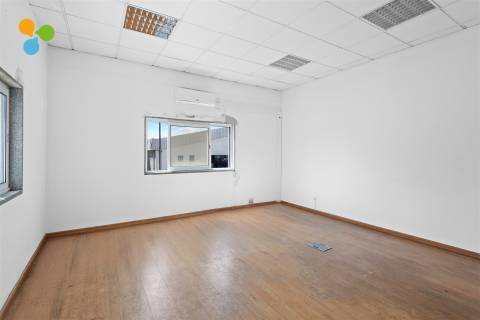 Escritórios para Serviços – Arrendamento em Zona Industrial Covilhã