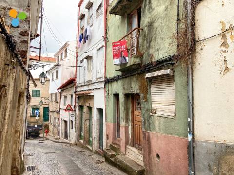 Prédio para recuperar na Covilhã