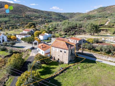 Moradia em Pedra com Vista Panorâmica sobre a Vila de Belmonte