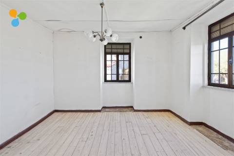 Moradia em Pedra com Vista Panorâmica sobre a Vila de Belmonte