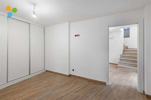 Moradia Duplex Remodelada - Fundão