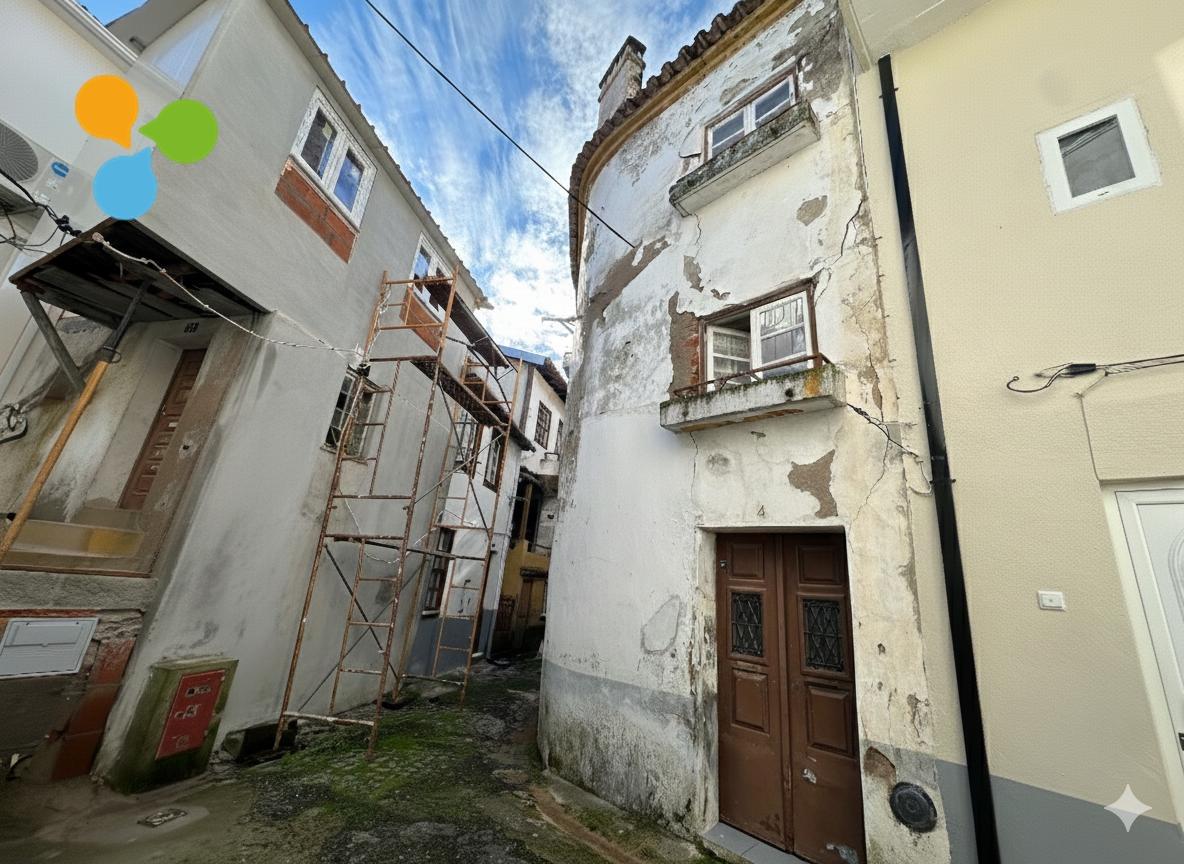 Moradia de 3 pisos para reabilitação , Centro histórico do Tortosendo