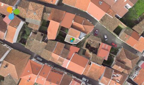 Moradia de 3 pisos para reabilitação , Centro histórico do Tortosendo