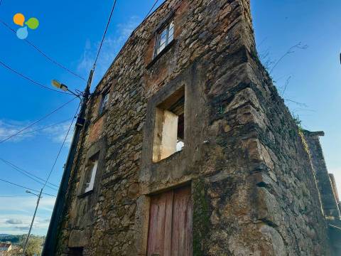 Ruína com projeto para moradia familiar – Paul, Covilhã