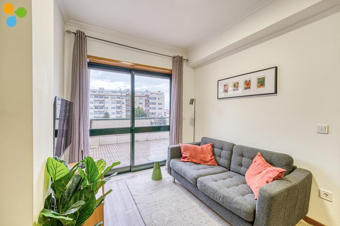 T1 para arrendamento com Terraço Amplo em São Mamede de Infesta – Totalmente Mobilado e Equipado