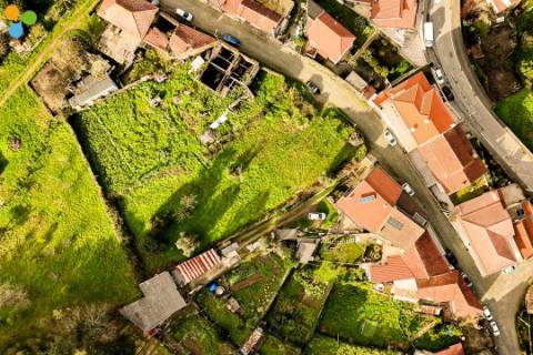Terreno com projeto aprovado e elevada capacidade construtiva - São Pedro da Cova