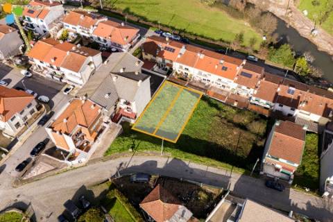 Lote de Terreno com 200 m² em Campo, Valongo