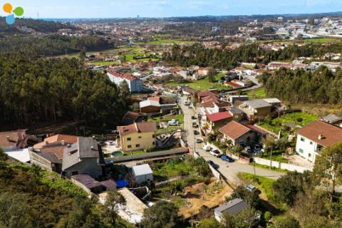 Terreno para construção com projeto aprovado - Alfena