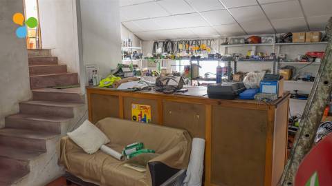 Armazém para venda em Unhais da Serra