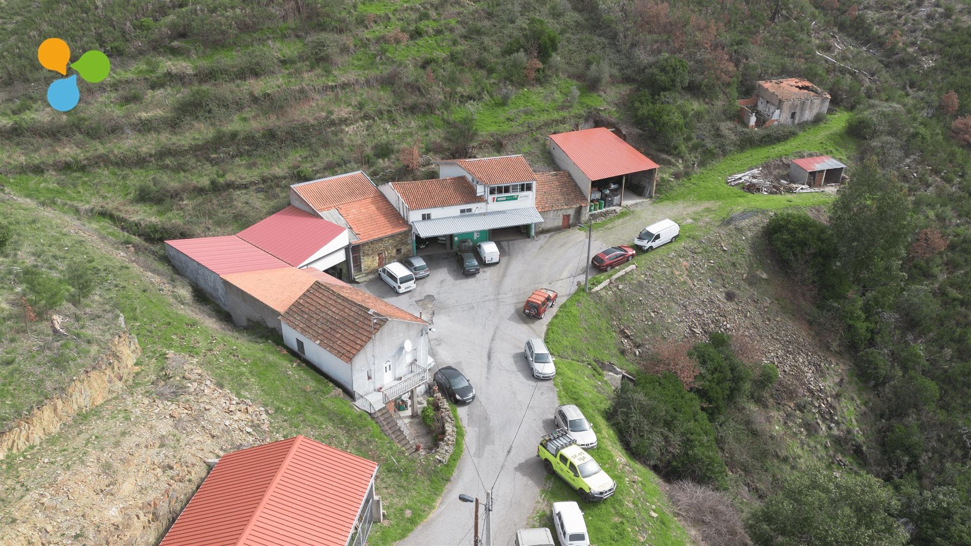 Armazém para venda em Unhais da Serra