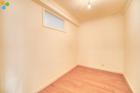 T2+1 Renovado com Varandas e Lugar de Garagem | Próximo da Rotunda da Areosa