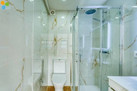 T2+1 Renovado com Varandas e Lugar de Garagem | Próximo da Rotunda da Areosa