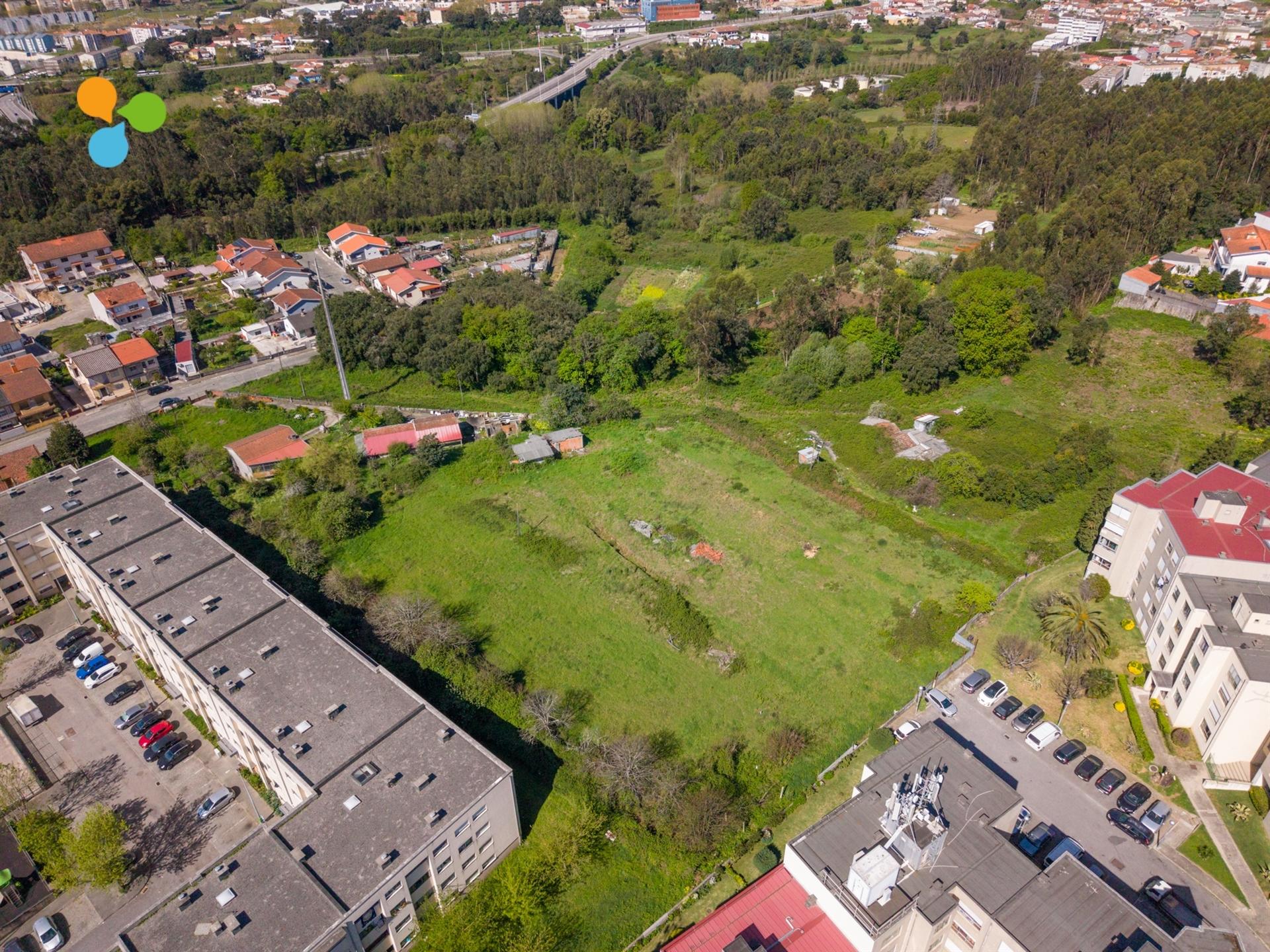 Terreno para construção com 7.000 m² em Rio Tinto - Gondomar