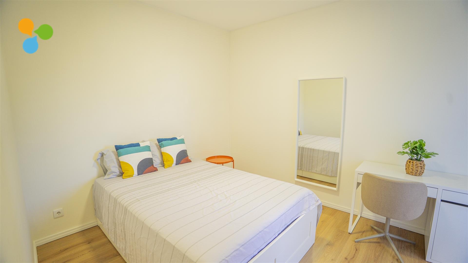 Quarto T4 Arrendamento em Paranhos,Porto