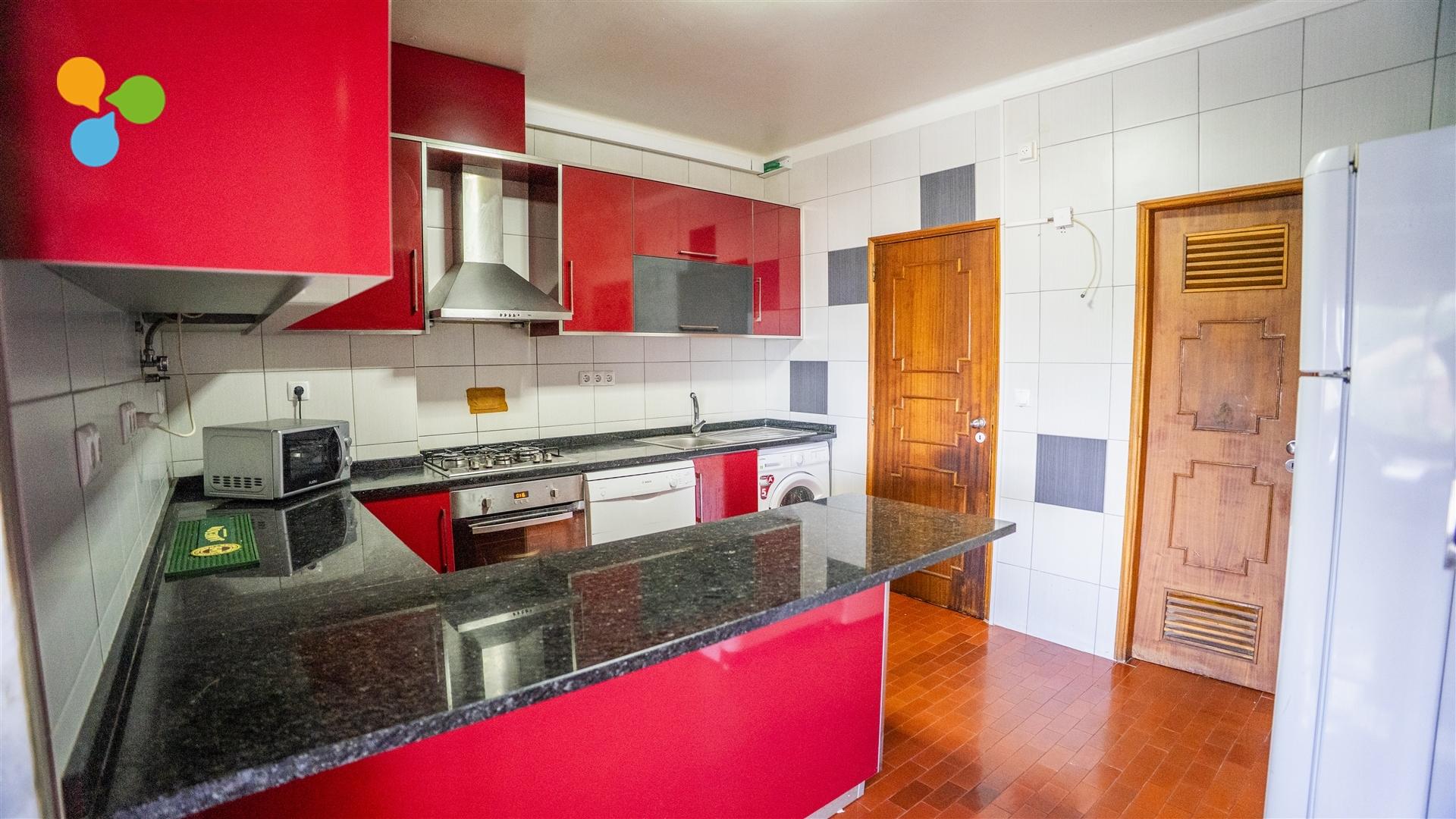 Apartamento T4 Venda em Covilhã e Canhoso,Covilhã