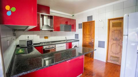 Apartamento T4 Venda em Covilhã e Canhoso,Covilhã