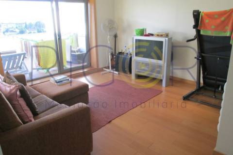 Excelente moradia com 3 frentes como nova