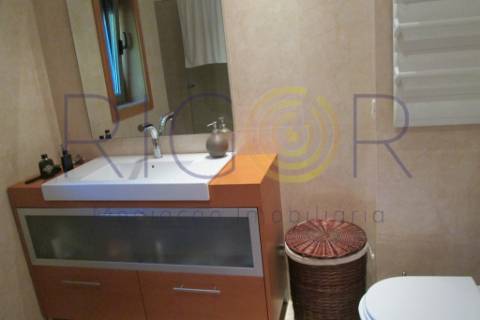 Excelente moradia com 3 frentes como nova