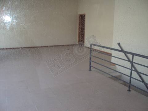 Loja de 96m2 ao centro da Maia