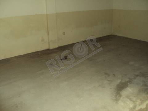 Loja de 96m2 ao centro da Maia