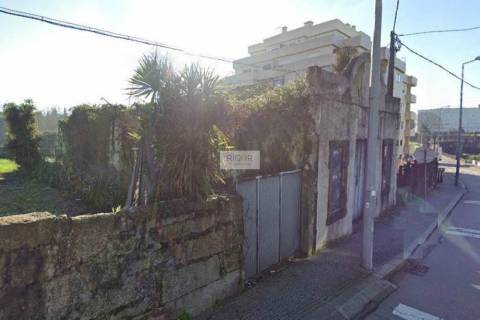 Terreno para construção em altura em Santana, Leça do Balio