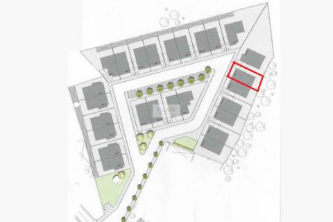 Terreno de 254m2 com viabilidade de construção de moradia T4 de 3 frentes.