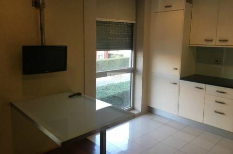 Apartamento T2 Dúplex em condomínio fechado com piscina