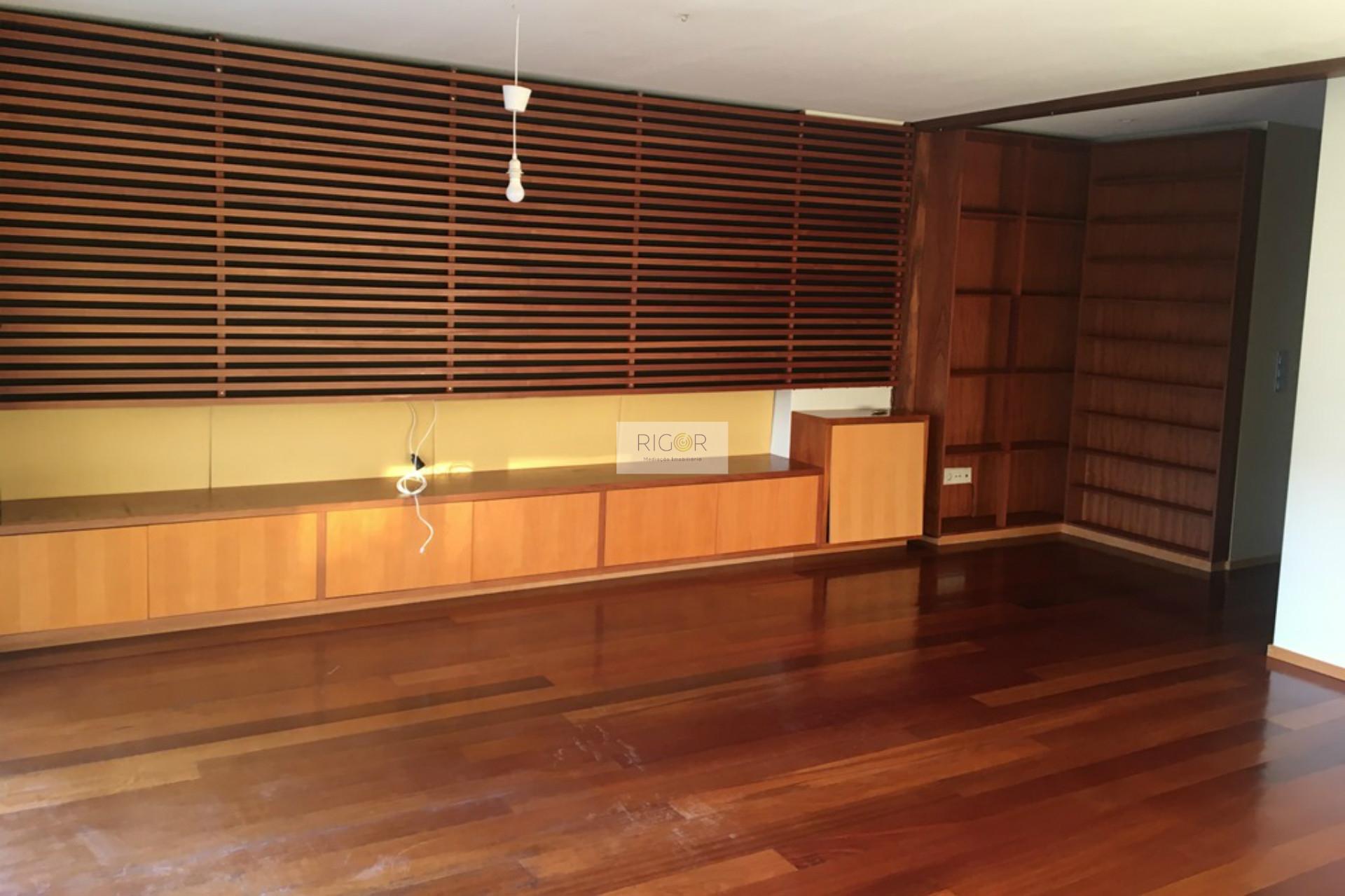 Apartamento T2 Dúplex em condomínio fechado com piscina