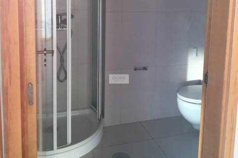 Apartamento T2 Dúplex em condomínio fechado com piscina