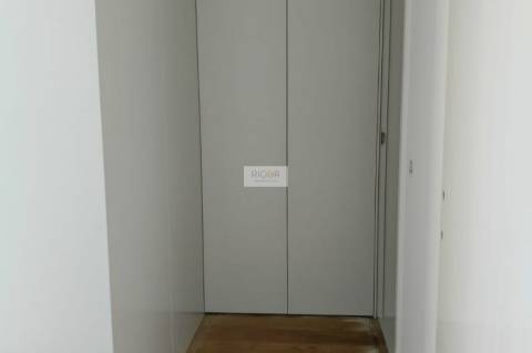 Apartamento T2 de luxo com terraço e jardim de 108m2 a 600 mts da praia