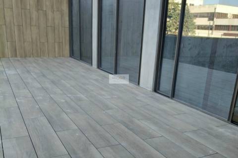 Apartamento T2 de luxo com terraço e jardim de 108m2 a 600 mts da praia