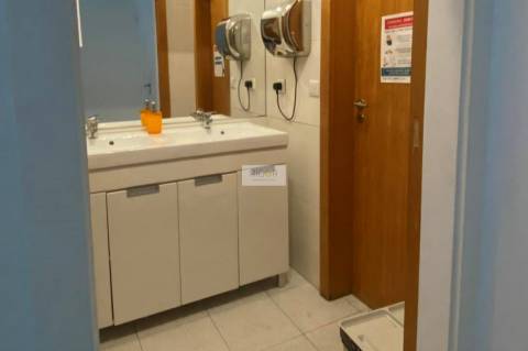 Loja, Showroom, escritório com acesso à rua no centro de Matosinhos