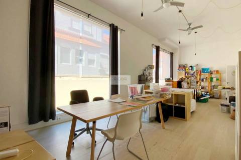 Loja, Showroom, escritório com acesso à rua no centro de Matosinhos