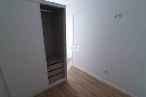 Apartamento T1+1 totalmente reconstruído  na zona de Francos