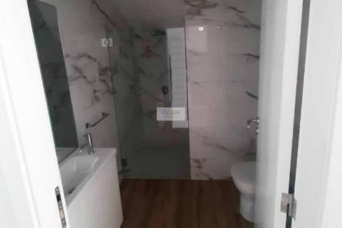 Apartamento T1+1 totalmente reconstruído  na zona de Francos