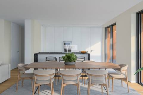 Apartamento T4 com terraço no último piso em construção