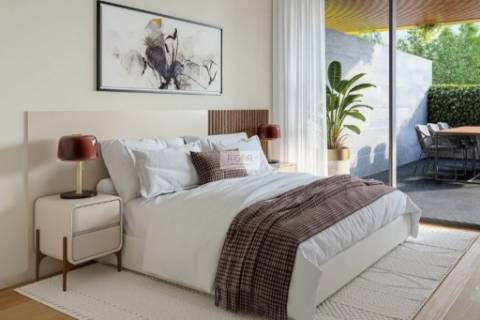 Apartamento T4 com terraço no último piso em construção