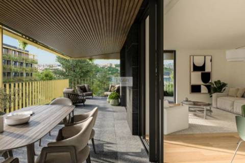 Apartamento T4 com terraço no último piso em construção