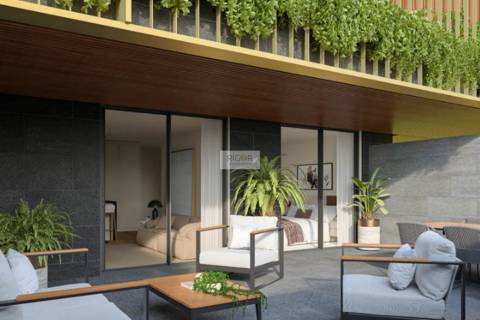 Apartamento T4 com terraço no último piso em construção