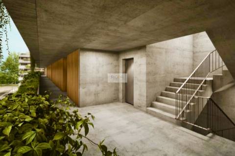 Apartamento T0 mobilado e equipado junto á rotunda AEP e estrada da Circunvalação