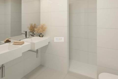 Apartamento To com arrumo em construção em Pedrouços