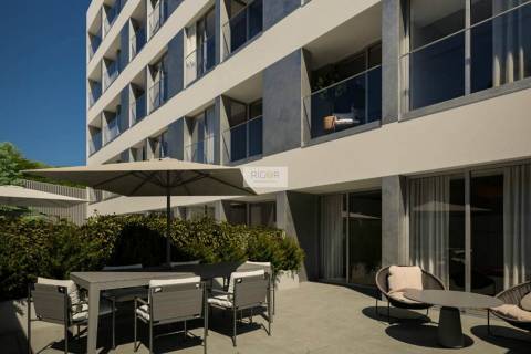 Apartamento T1+1 com garagem e arrumo em construção em Pedrouços